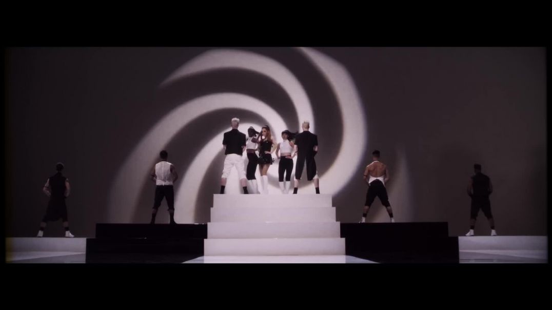 Ariana Grande ft. Iggy Azalea - Problem - Music video