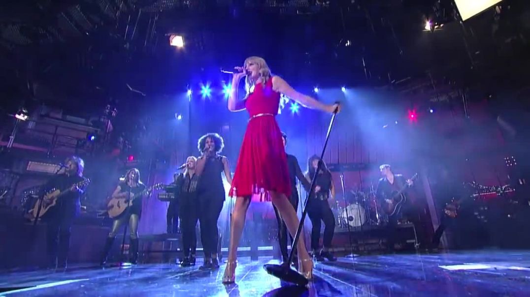We Are Never Ever Getting Back Together - Taylor Swift - live