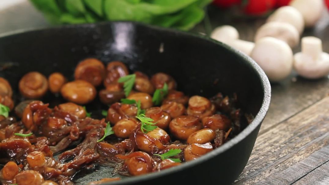 ⁣Sauteed Mushrooms with Caramelized Onion Recipe
