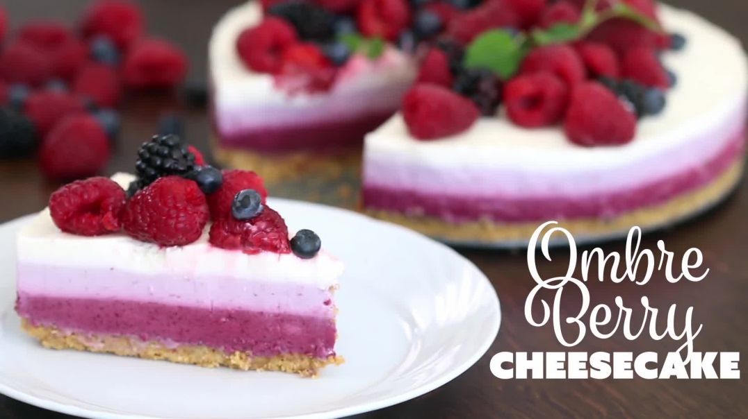⁣NoBake Ombre Berry Cheesecake Recipe
