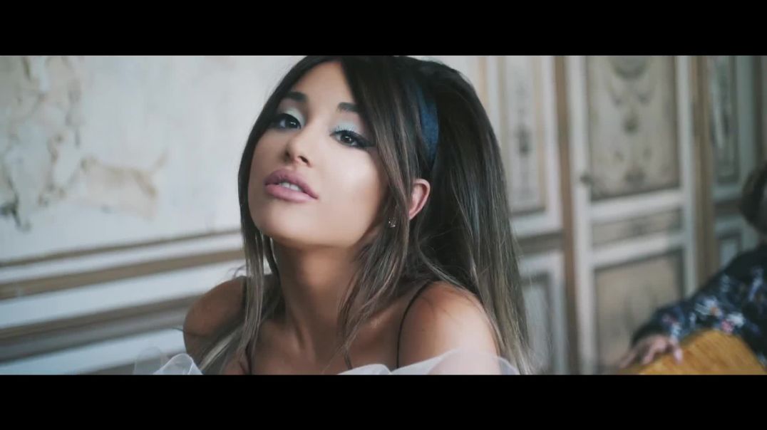 Ariana Grande and Social House - Boyfriend - Music video